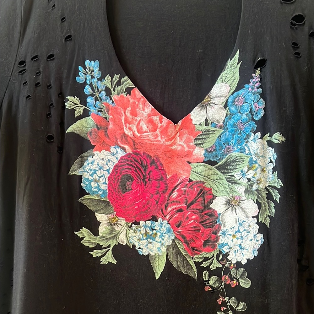 Torrid Black Graphic distressed T-Shirt Size 1X EUC - Picture 5 of 8